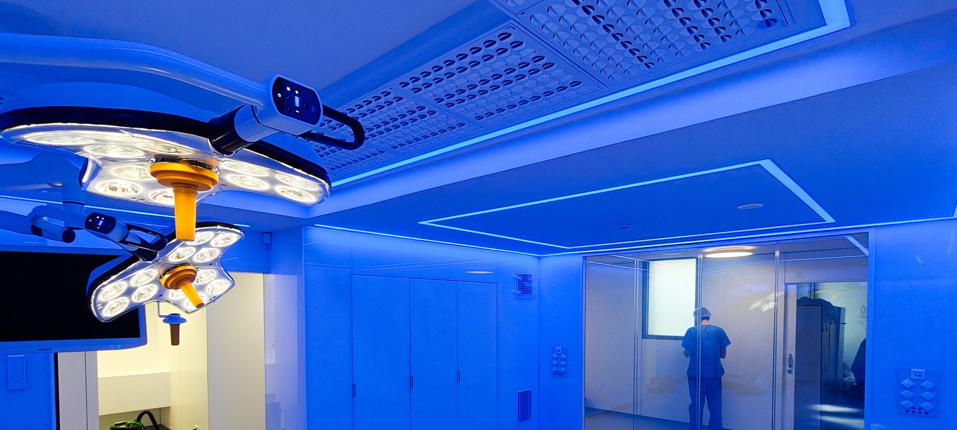 Iluminación azul Sala Clinica