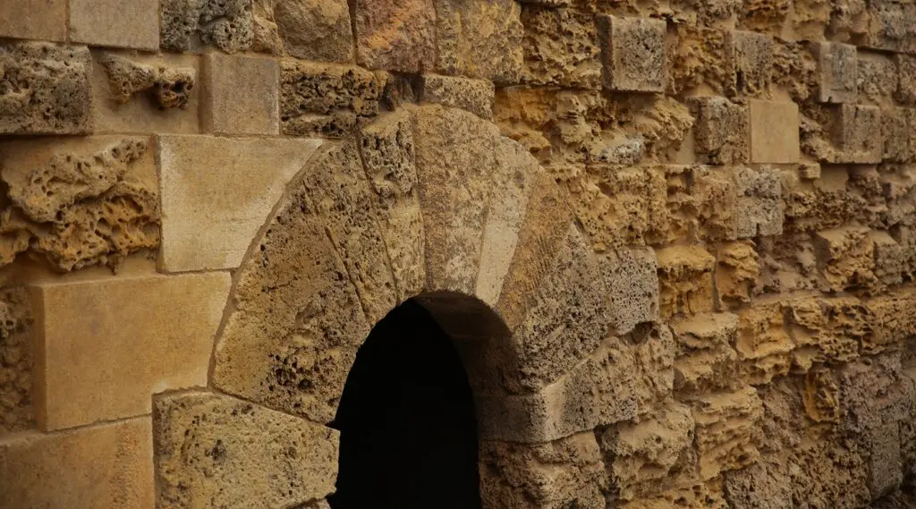 Iluminación arquitectónica del Circo Romano y Pretorio de Tarragona realizada por Luxes.