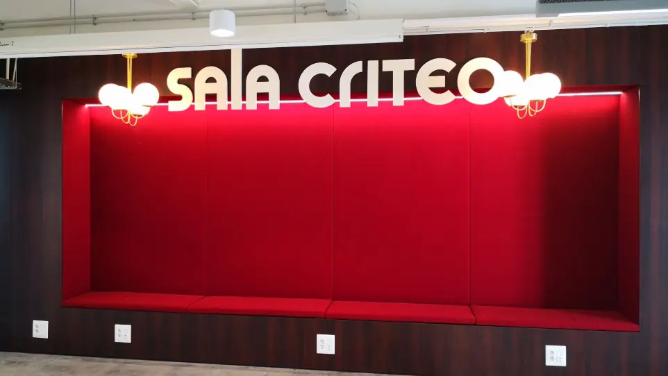 Iluminación personalizada Sala Criteo
