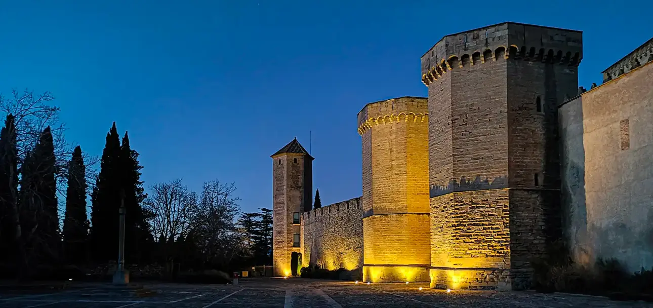 Fachada Monasterio Poblet Luxes