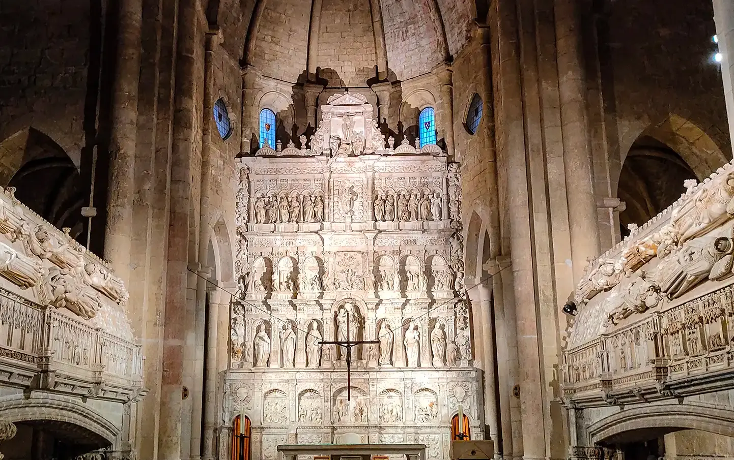 Iluminación Monasterio Poblet Interior